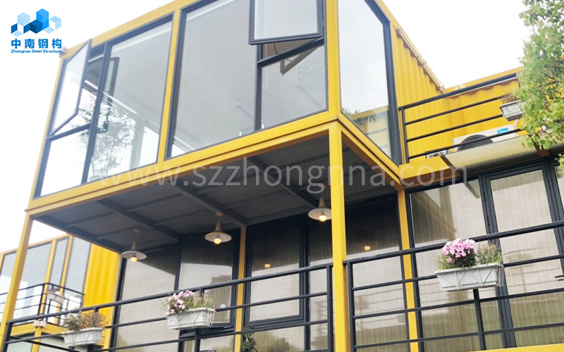 能住人的房子不只有傳統(tǒng)混凝土房子，住人集裝箱房也是不錯(cuò)的居所